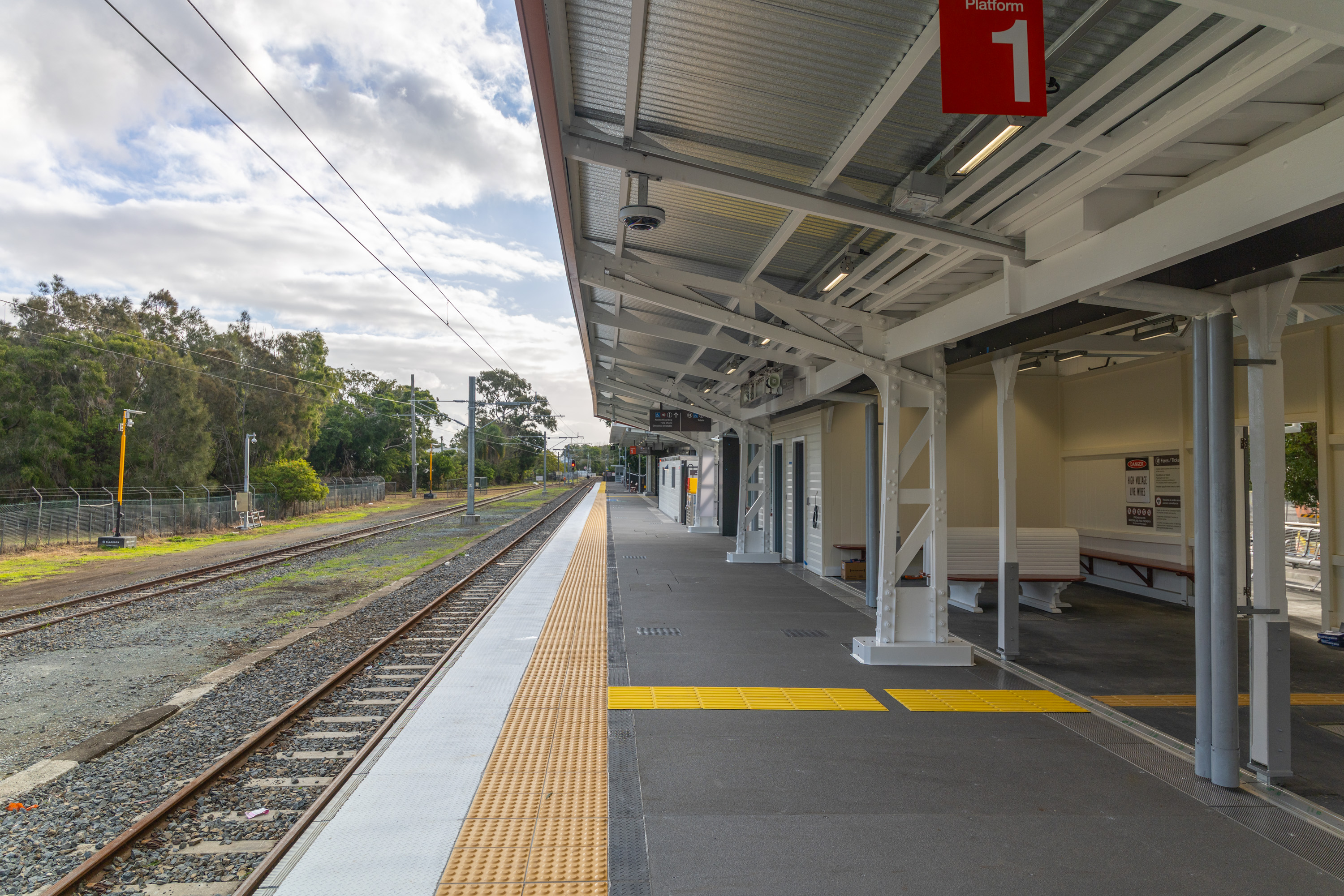 90 metres of high-level raised platform at boarding points