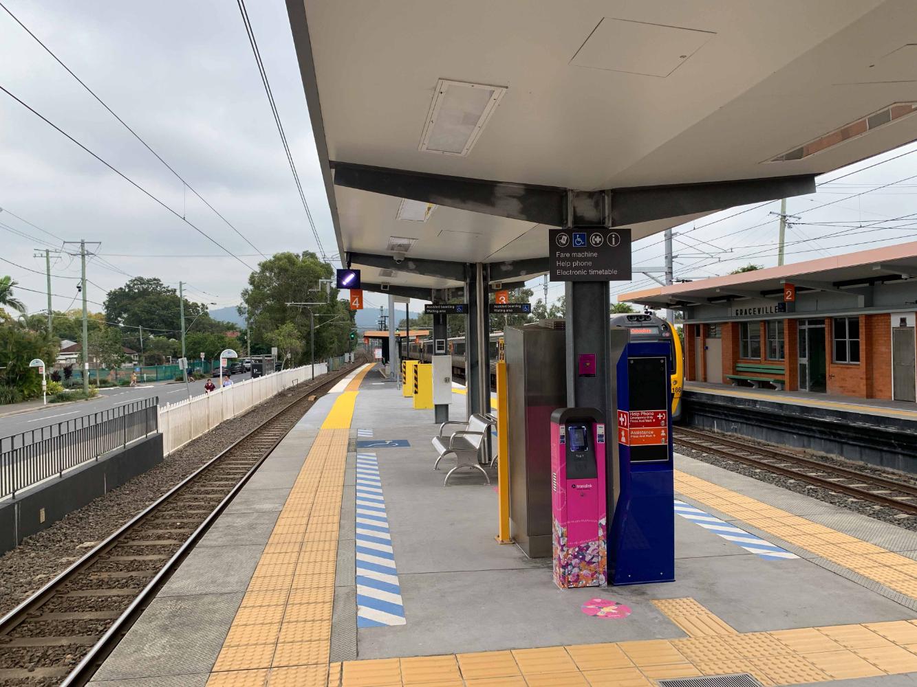 Station assistance phone in the core safety zone at a station