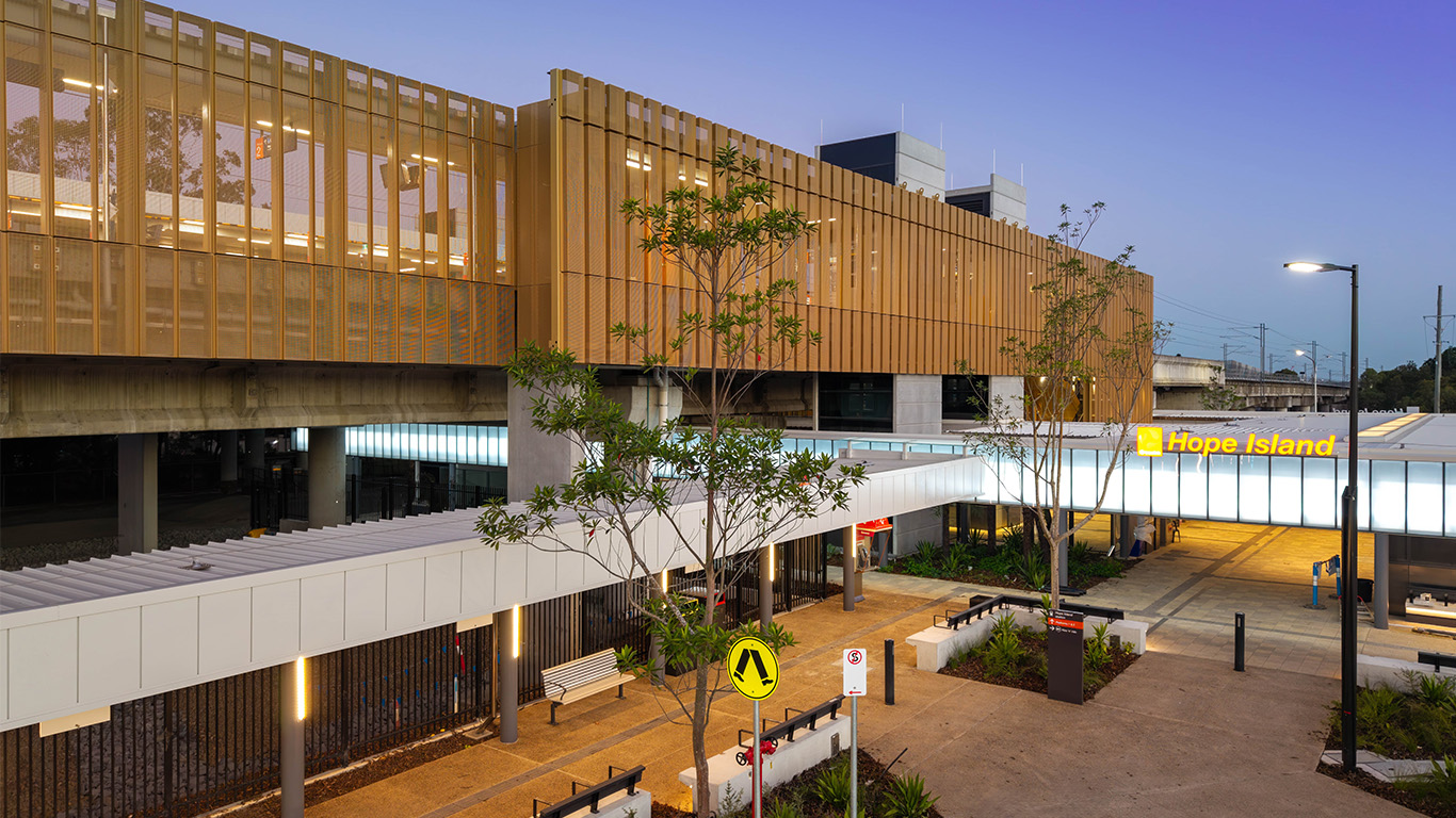 https://admin.queenslandrail.com.au/PublishingImages/HomePage/Hope_Island.jpg